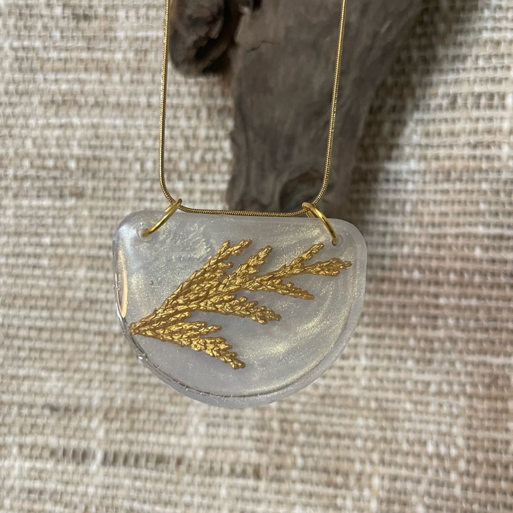 Gold Leaf Pendant Necklace